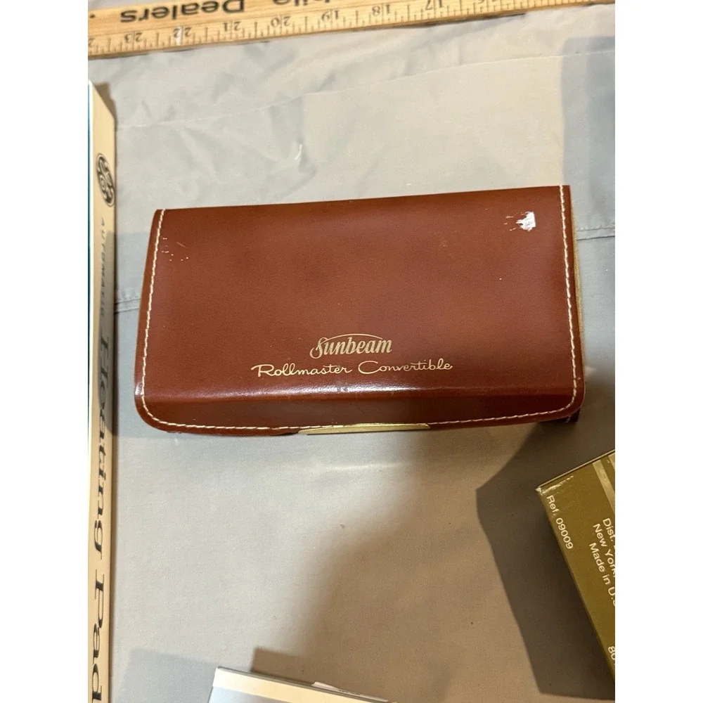 Vintage 1950's Sunbeam Convertible Rollmaster‎ Electric Razor  speedshaver